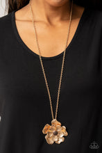 Load image into Gallery viewer, Paparazzi 🔆 Homegrown Glamour - Gold Necklace