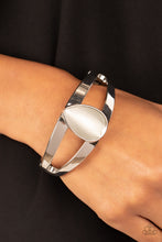 Load image into Gallery viewer, Paparazzi 🔆Enhanced Enchantment - White Bracelet
