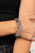 Load image into Gallery viewer, Paparazzi 🔆 Ripe for the Picking - White Bracelet