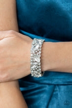 Load image into Gallery viewer, Paparazzi 🔆 Full Body Chills - White Bracelet