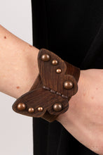 Load image into Gallery viewer, Paparazzi 🔆 Butterfly Farm - Copper Bracelet