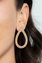 Load image into Gallery viewer, Paparazzi 🔆 Diva Dust - Gold Post Earrings