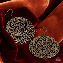Load image into Gallery viewer, Paparazzi 🔆 The Whole Nine VINEYARDS - Brass Earrings