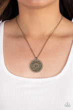 Load image into Gallery viewer, Paparazzi 🔆 Summer HOMESTEAD - Brass Necklace