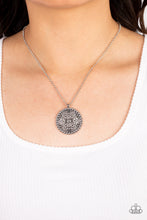 Load image into Gallery viewer, Paparazzi 🔆 Summer HOMESTEAD - Silver Necklace