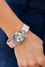 Load image into Gallery viewer, Paparazzi 🔆 Pasadena Prairies - Pink Bracelet