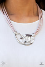 Load image into Gallery viewer, Paparazzi 🔆 Californian Cowgirl - Pink Necklace
