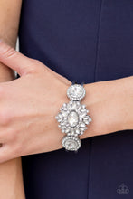 Load image into Gallery viewer, Paparazzi 🔆 Daydream Dazzle - White Bracelet