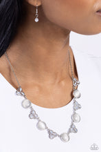 Load image into Gallery viewer, Paparazzi 🔆 Floral Crowned - White Necklace