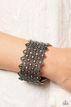 Load image into Gallery viewer, Paparazzi 🔆 DECO in the Rough - Silver Bracelet
