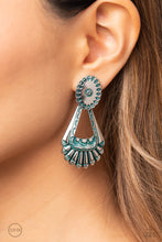 Load image into Gallery viewer, Paparazzi đŸ”†Casablanca Chandeliers - Blue Clip-On