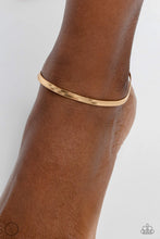 Load image into Gallery viewer, Paparazzi 🔆 Tan Lines - Gold Anklet