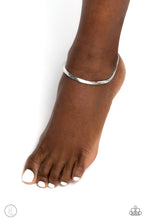Load image into Gallery viewer, Paparazzi 🔆 Tan Lines - Silver Anklet