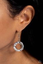 Load image into Gallery viewer, Paparazzi 🔆 Rounded Redux - Silver Necklace