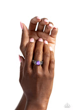 Load image into Gallery viewer, Paparazzi 🔆 Sinuous Spotlight - Purple Ring