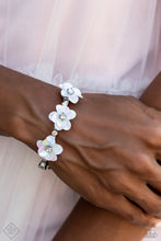 Load image into Gallery viewer, Paparazzi 🔆 Endlessly Ethereal - Multi Bracelet