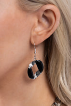 Load image into Gallery viewer, Paparazzi 🔆 CURB Craze - Black Necklace