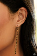 Load image into Gallery viewer, Paparazzi 🔆FLYING Low - Brass Necklace