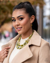 Load image into Gallery viewer, Paparazzi 🔆 Seize the Statement - Green Necklace