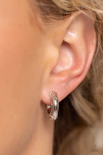 Load image into Gallery viewer, Paparazzi 🔆 Textured Theme - Silver Earrings