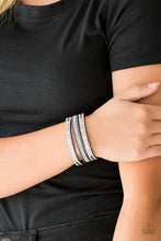 Load image into Gallery viewer, Paparazzi 🔆 Fashion Fanatic - Purple Bracelet
