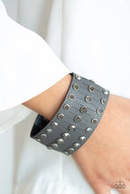 Load image into Gallery viewer, Paparazzi 🔆 Now Taking The Stage - Silver Bracelet
