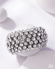 Load image into Gallery viewer, Paparazzi 🔆 Playing With Fire - Zi Collection Bracelet
