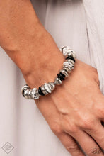 Load image into Gallery viewer, Paparazzi 🔆 Harmoniously High-End - Black Bracelet
