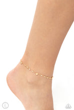 Load image into Gallery viewer, Paparazzi 🔆 Highlighting My Heart - Gold Anklet
