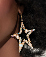 Load image into Gallery viewer, Paparazzi 🔆 Variegated Value - Multi Earring
