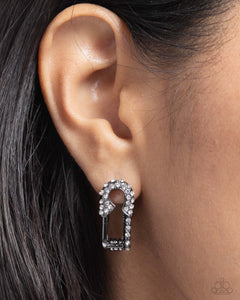 Paparazzi 🔆 Safety Pin Secret - Black Earrings