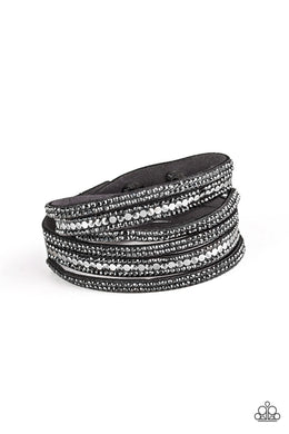 oak-sisters-jewelry-rock-star-attitude-silver-4036-paparazzi-accessories-by-lisa