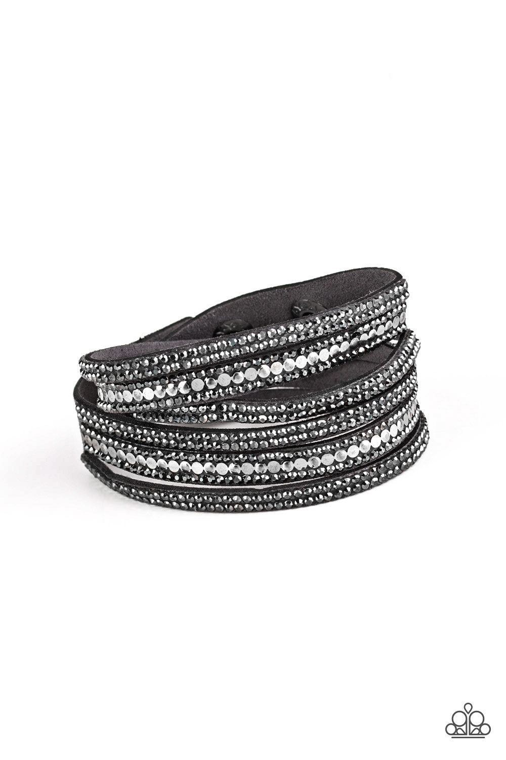 oak-sisters-jewelry-rock-star-attitude-silver-4036-paparazzi-accessories-by-lisa