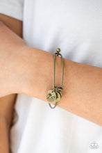Load image into Gallery viewer, Paparazzi 🔆 Dreamy Dandelions - Brass Bracelet
