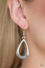 Load image into Gallery viewer, Paparazzi 🔆 Trending Texture - Silver Earrings

