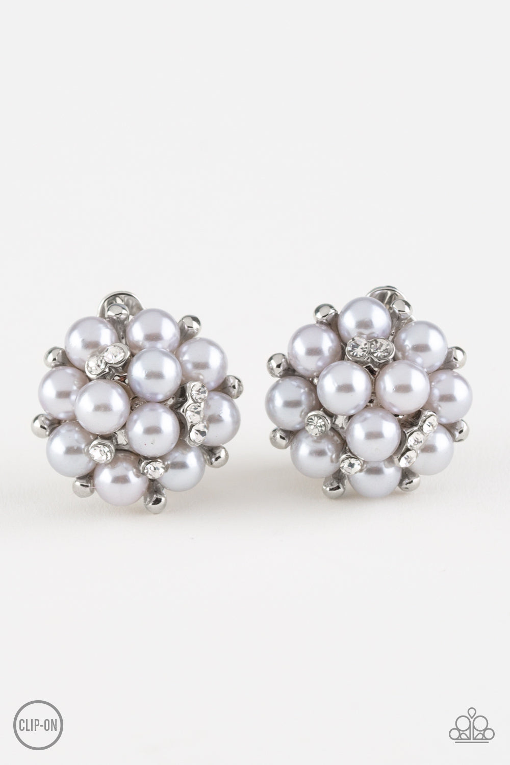 oak-sisters-jewelry-par-pearl-silver-clip-on-paparazzi-accessories-by-lisa