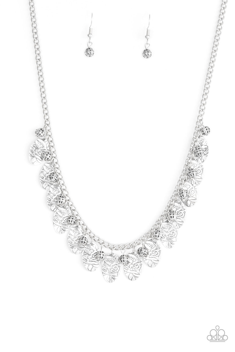 oak-sisters-jewelry-vintage-gardens-silver-necklace-paparazzi-accessories-by-lisa
