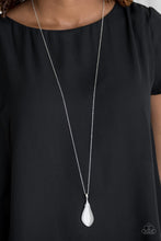 Load image into Gallery viewer, Paparazzi 🔆 Friends In GLOW Places - White Necklace
