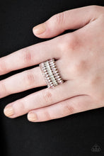 Load image into Gallery viewer, Paparazzi 🔆 Treasury Fund - Pink Ring
