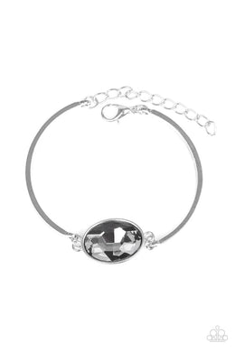 oak-sisters-jewelry-definitely-dashing-silver-bracelet-paparazzi-accessories-by-lisa