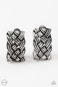 oak-sisters-jewelry-urban-ulterior-silver-clip-on-paparazzi-accessories-by-lisa