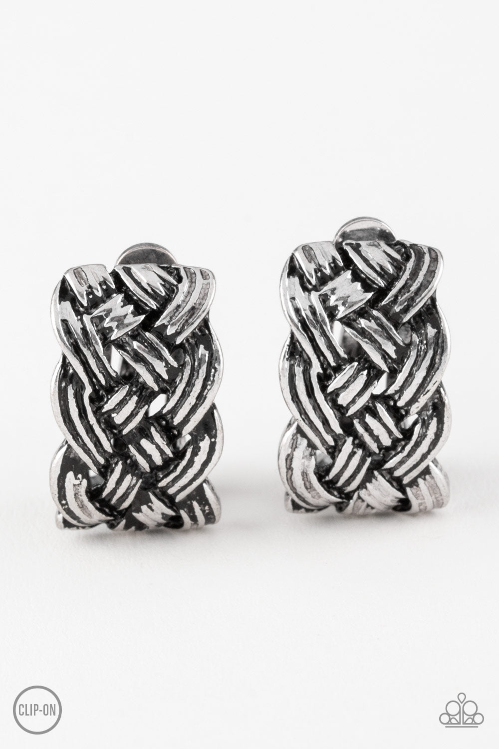 oak-sisters-jewelry-urban-ulterior-silver-clip-on-paparazzi-accessories-by-lisa