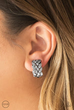 Load image into Gallery viewer, Paparazzi 🔆 Urban Ulterior - Silver Clip-On
