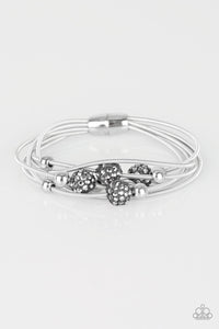 oak-sisters-jewelry-marvelously-magnetic-silver-bracelet-paparazzi-accessories-by-lisa
