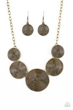 Load image into Gallery viewer, oak-sisters-jewelry-deserves-a-medal-brass-necklace-paparazzi-accessories-by-lisa

