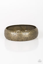 Load image into Gallery viewer, oak-sisters-jewelry-garden-villa-brass-bracelet-paparazzi-accessories-by-lisa

