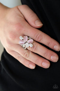 Paparazzi 🔆 Diamond Daisies - Pink Ring