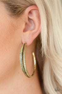 Paparazzi 🔆 Funky Feathers - Brass Earrings