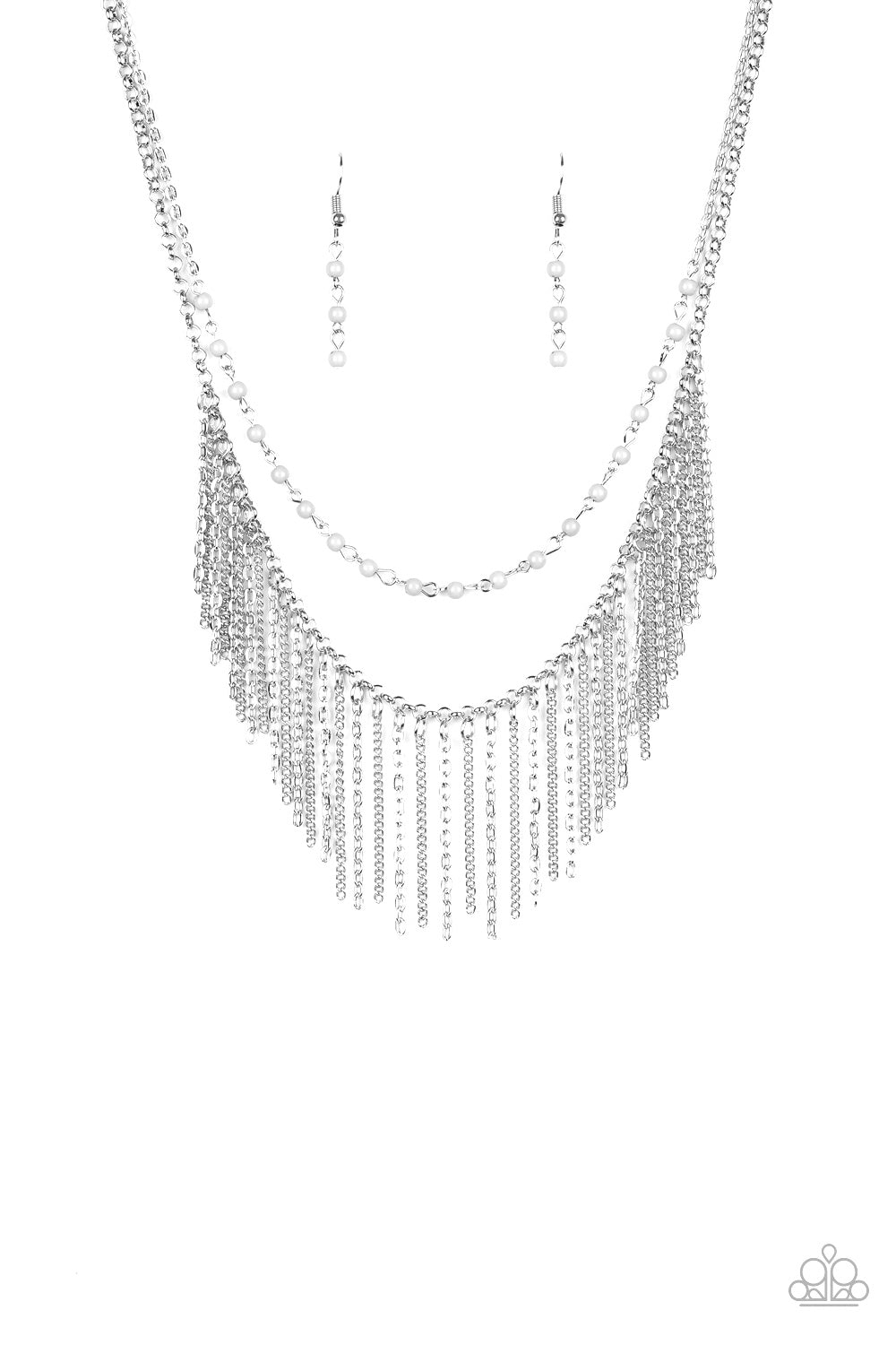 oak-sisters-jewelry-fierce-in-fringe-silver-necklace-paparazzi-accessories-by-lisa