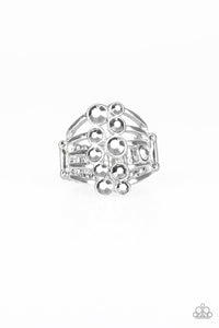 oak-sisters-jewelry-meet-in-the-middle-silver-paparazzi-accessories-by-lisa